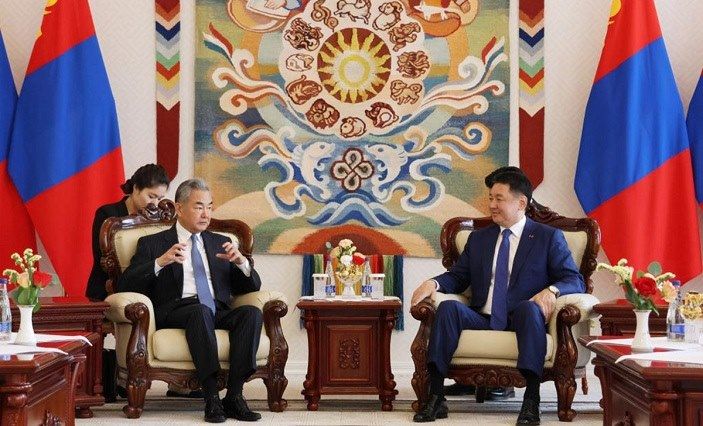 China FM Visits Mongolia to Strengthen Bilateral Ties